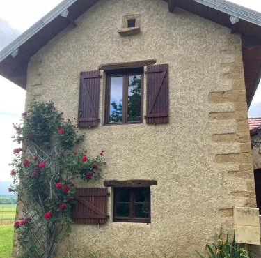 Gîte du Poisson Rouge, grand terrain, gites Fanoli, 10 min Arbois