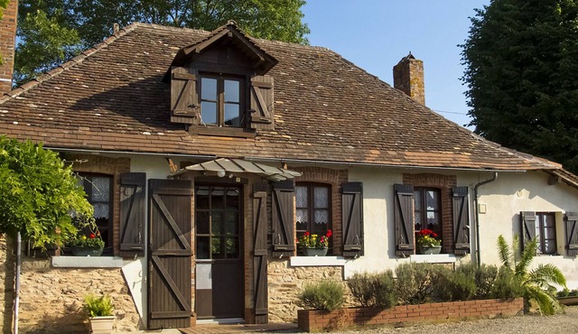 Gîte du Puy Raynaud (4-6 pers.) large garden, heated pool and ponds