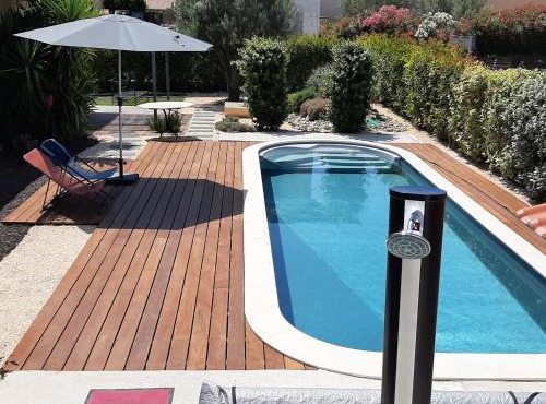 Gîte du Soleil, climatisé avec piscine chauffée d'avril à novembre, et jacuzzi