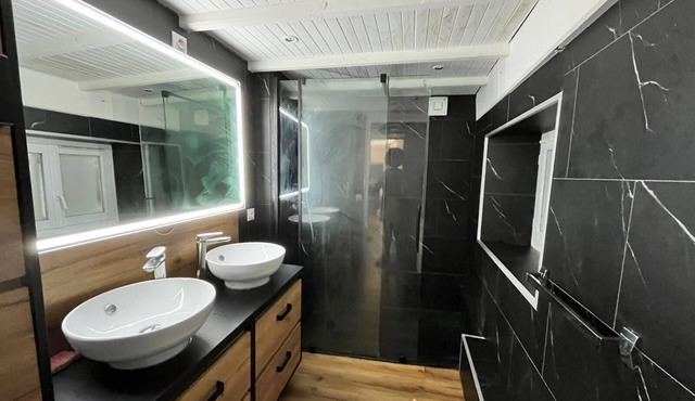 Gîte du temps plié located 15 min from Puy du fou, Maulevrie oriental park.