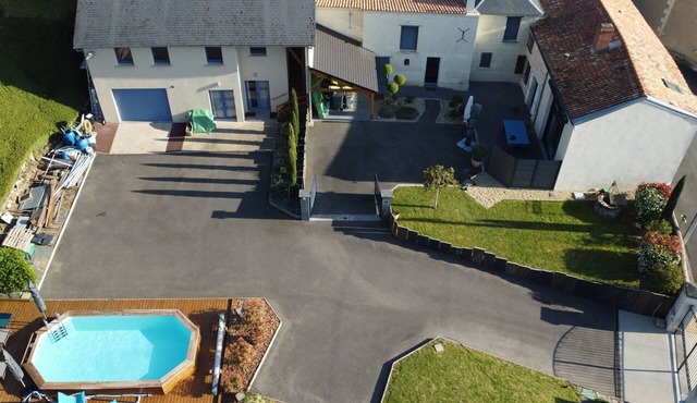 Gîte du Thouet - Appt avec piscine partagée