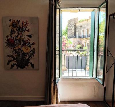Gîte en face du Château de NIZAS, 4 chambres d'hôtes et 1 appartement familial avec 2 chambres