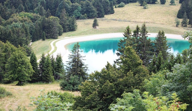 Gîte Entièrement Refait Dans une Ferme Comtoise au Milieu de la Nature