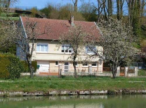 Gîte familial au bord de la Meuse, proche Verdun, activités nature, confort tout inclus - FR-1-585-83