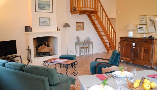 Gîte familial avec piscine chauffée, jardin clos, équipement bébé, au cœur d'une propriété viticole. - FR-1-653-70