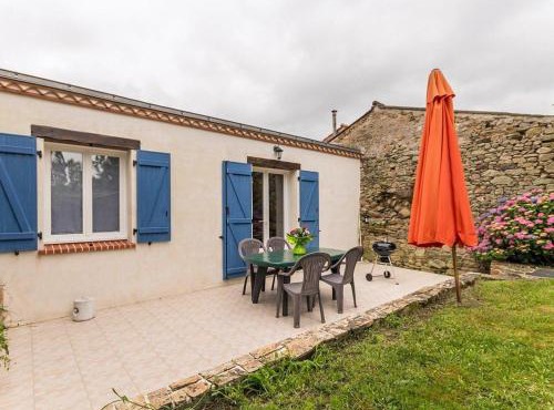 Gîte familial avec jardin clos, à 25 km de Nantes, WiFi, vélos et jeux pour enfants. - FR-1-306-953