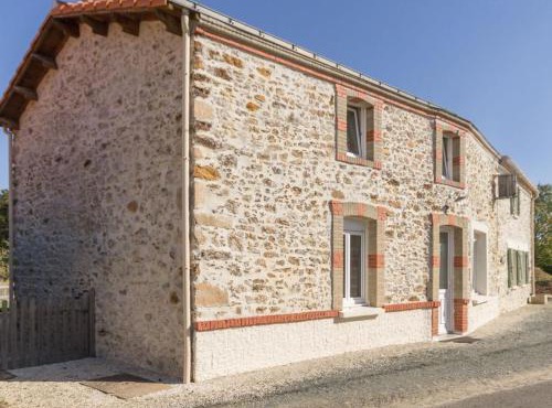 Gîte familial avec parc, jeux pour enfants et vélos, proche du Lac de Grand Lieu - FR-1-306-1040