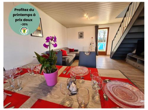 Gîte familial avec piscine partagée, terrasse et WiFi - FR-1-591-635