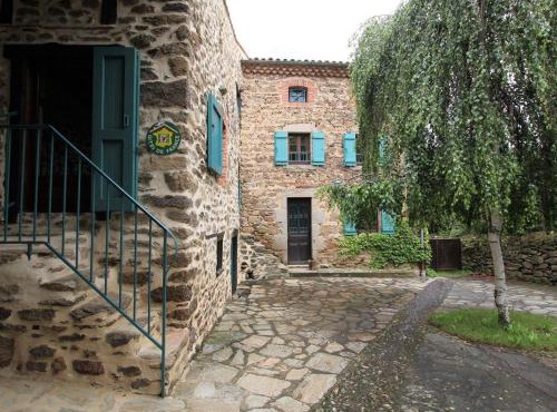 Gîte familial avec grande terrasse à Auzat, proche baignades et sites historiques - FR-1-582-183