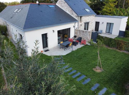 Gîte Familial Rénové, Proche Canal, Terrasse, Jardin, et Verger Commun, à 20 km de Nantes - FR-1-306-1262