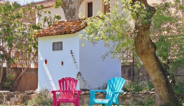 Gîte Florence Proche St Chinian. Piscine Privée et Jardin Rivière. Parking