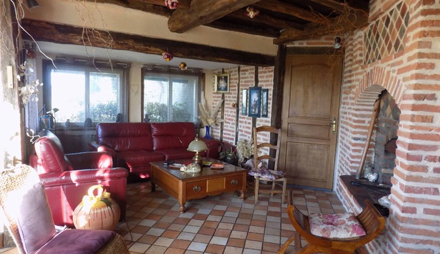 Gîte for 2 to 6 people, 3500 l spa, swimming pool, boules pitch.