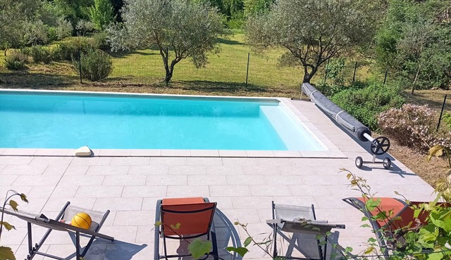 Gîte 4 people Gard, swimming pool, river and spa Les Fumades