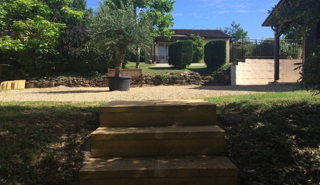 Gîte Glycines in the Périgord Noir in a family village of 6 gîtes near Lascaux