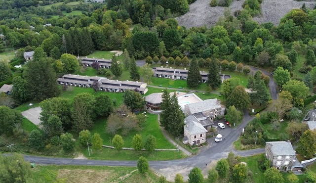 Gîte in Saint-Julien near Scenic Auvergne