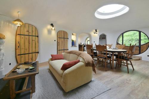 Gîte Insolite Troglogîte - Pour 5 en pleine nature