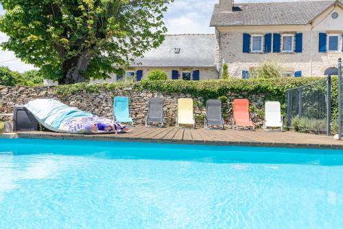 Gîte Jean Montet, piscine chauffée partagée, Wifi, salle de jeux, animaux de la ferme