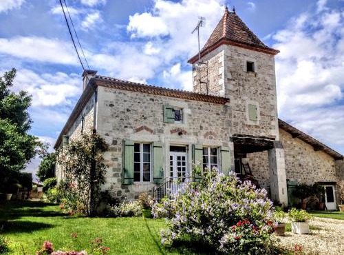 Gîte Kiwi - 3 chambres - grand jardin - piscine chauffée - grande terrasse - hamac- cheminée