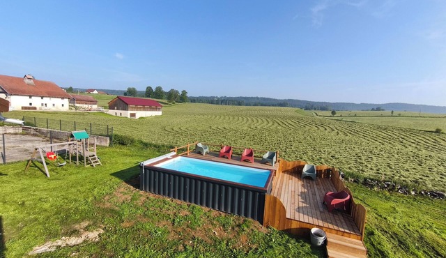 Gîte l'Authentique, 3 stars, pool container and 900m2 enclosed park