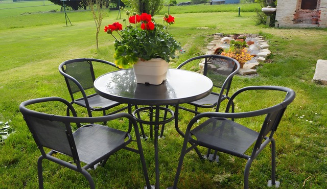 Gîte L'Etable - Les Gites Du Moulin: Private Terrace, Garden & Wi-Fi in Saint-Hilaire-la-Palud