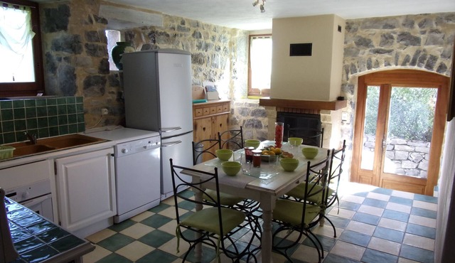 Gîte * l'ESCOUSSOU 120m², 4 bedrooms, nature, charm, heated pool, south Ardèche
