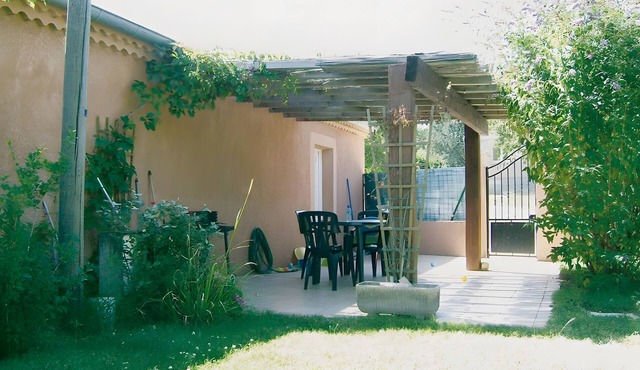 Gîte l'oliveraie – Quiet and Shaded Retreat