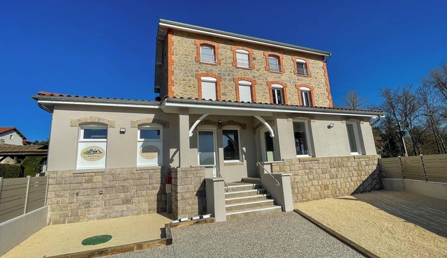 Gîte la Bamboche - sleeps 15, room on request