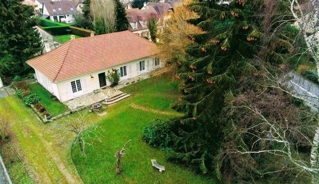 Gîte La Châtelaine 4 épis 7 pers. set in 1634 m² of wooded grounds!