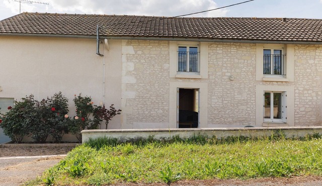 Gîte La Chapelière: Private Terrace, Garden & Wi-Fi in Assay, Loire Valley