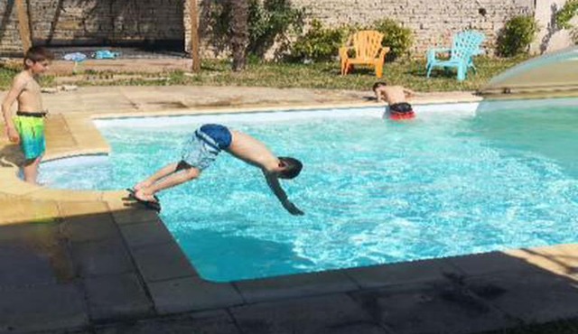Gîte la Gatounette piscine jardin partagé avec hôtes