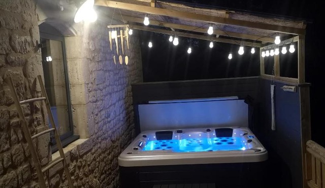 Gîte La Grange de La Trigalle avec spa professionnel privatif