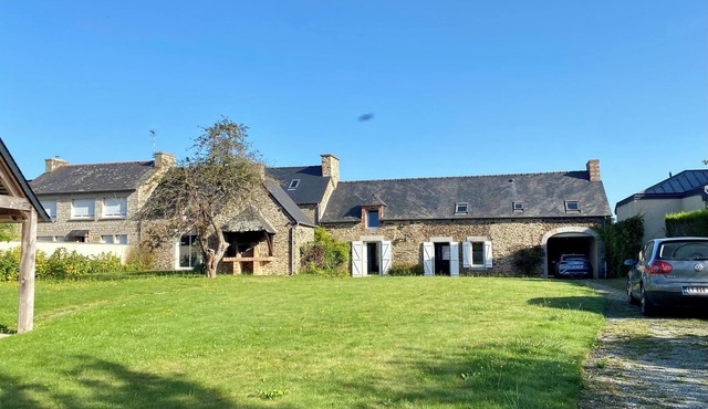 Gîte La Guyonnais, 250m2, Jardin Clos, 10mn Dinan