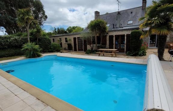 Gîte La Maison de Gouville, avec piscine et SPA, proche mer