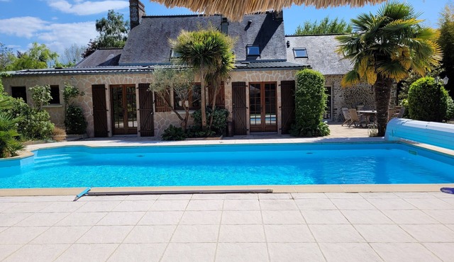 Gîte "La Maison de Gouville" with SPA pool