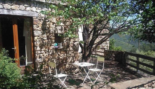 Gîte "La Terrasse". A real "Eagle's Nest" for two people.