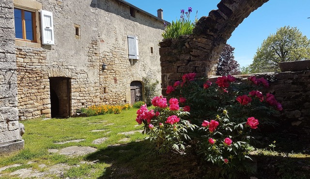 Gîte la Tour Manoir d'Ajas Organic Farm