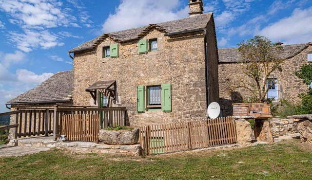Gîte La Vieille Ecole at Le Bruel des Vignes