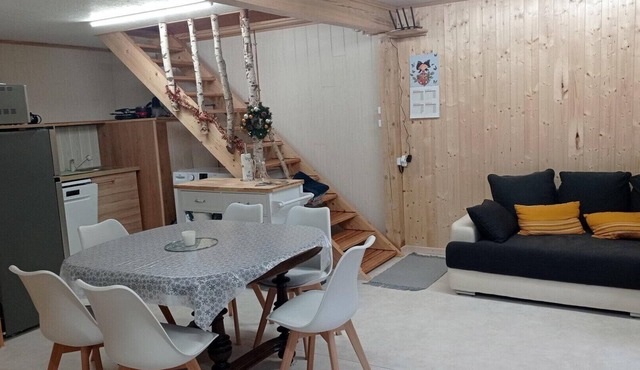 Gîte “Le Cocon des 3 Pins”: Mountain View, Private Terrace & Wi-Fi
