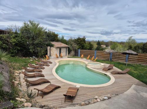 Gîte Le Cocon Mas Les Teyssiers Private Jacuzzi