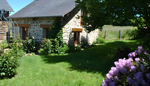 Gîte le pré des colombes – Charming Farm Stay in Corrèze
