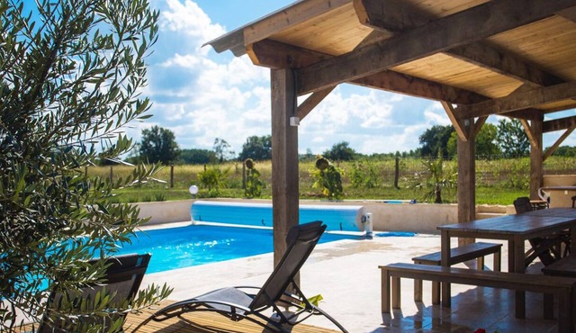 Gîte LEGOTINE: Large farmhouse restored