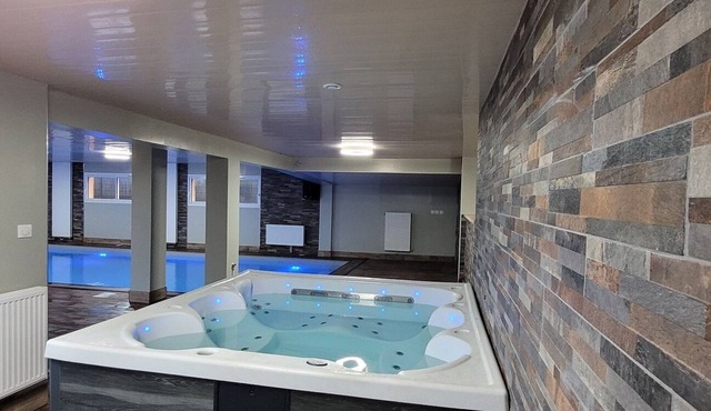 Gîte "Les Deux Eaux" - 230m2 - 12m indoor pool, Spa, Sauna, Hammam
