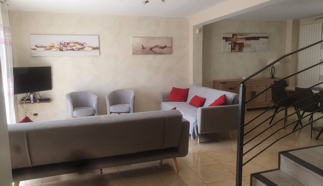 Gîte Les Hérissons, 10 people, 5 bedrooms. Quiet family home