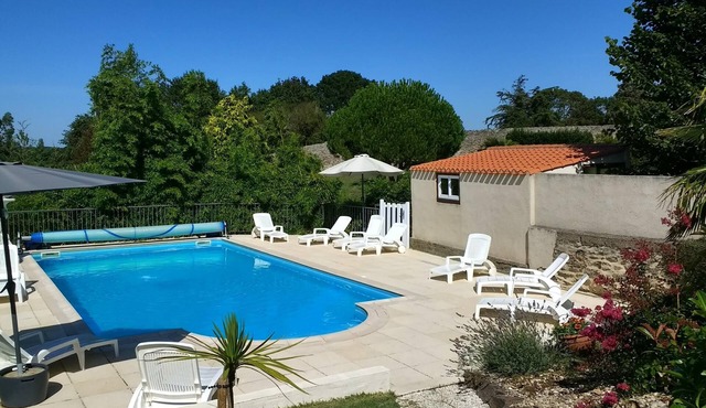 Gîte Les Lauriers, Piscine Chauffée, à 5 km de Brétignolles sur mer