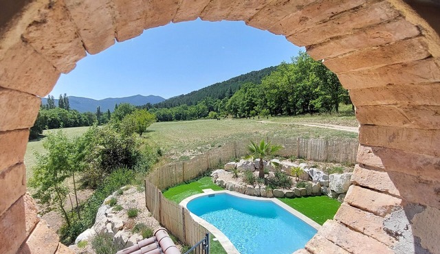 Gîte Les Peyrières with swimming pool/pétanque/ping-pong, ideal for families/friends