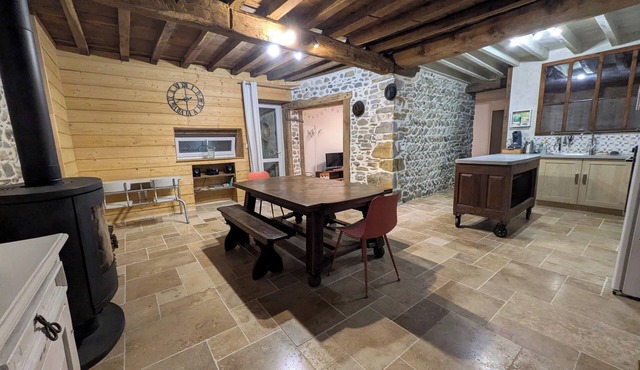 Gîte Les pierres qui parlent - Complete accommodation in a renovated farmhouse *