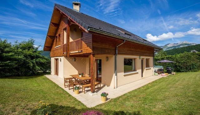 Gîte Les Roses du Vercors avec piscine l’été