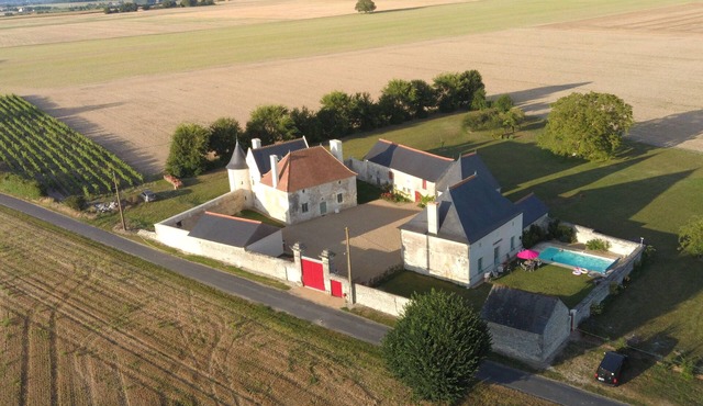 Gîte Les Treilles, au Cœur des Châteaux de la Loire Piscine Privée