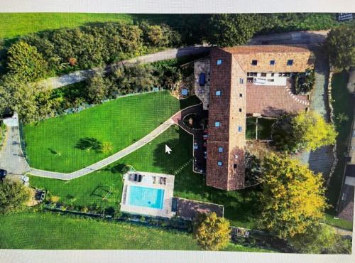 Gîte luxueux avec piscine, spa, jardin et équipements de loisirs à Sargé-lès-le-Mans - FR-1-410-437