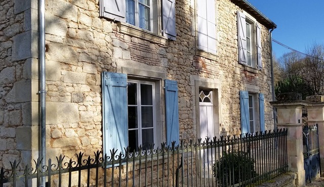 Gîte Maison de Maître 10 people pool and river